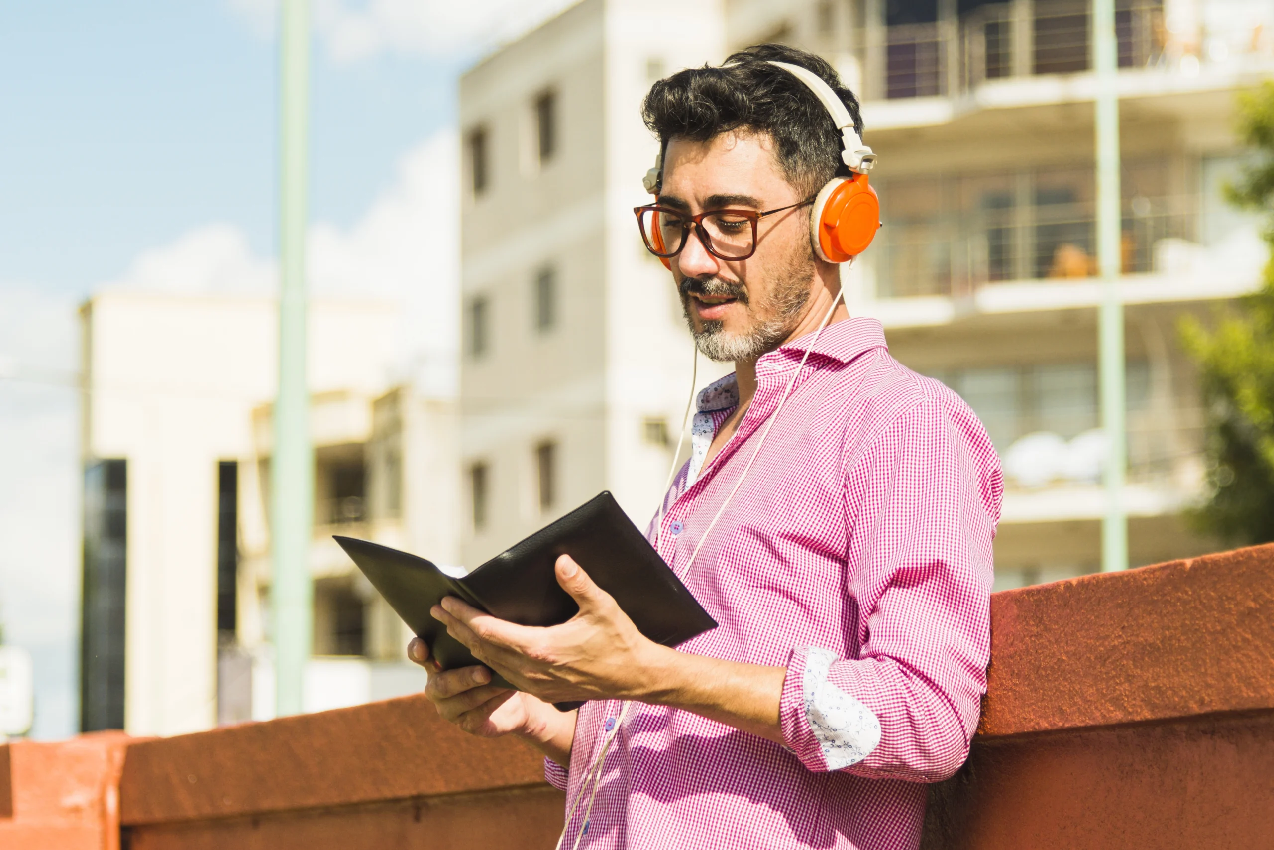 Alunos aprendendo no curso de espanhol da Cooplem
